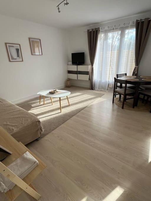 Petite Maison Cosy En Campagne Neuilly (Yonne) Exterior foto